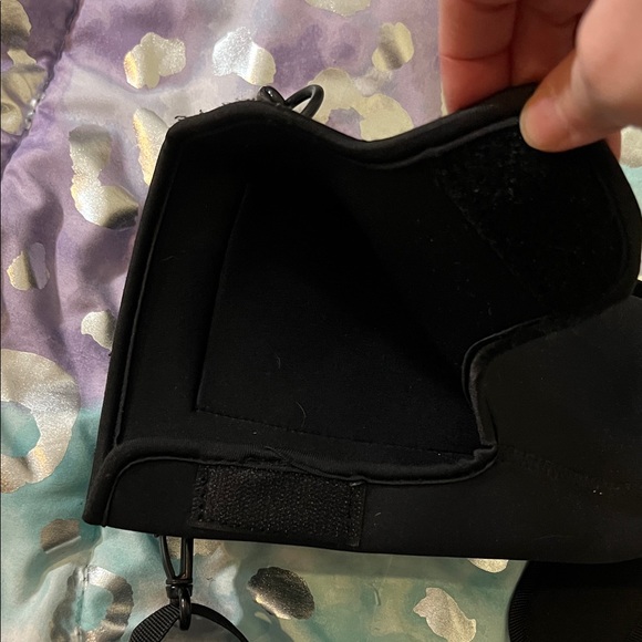 SHEIN Neoprene Stylish Black Water Bottle Carrier-NWOT - Picture 6 of 7